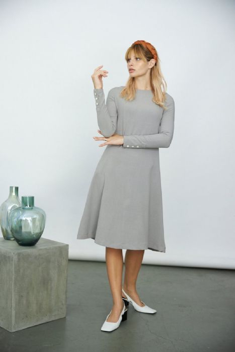 שמלת כפתורים בשרוול בז'