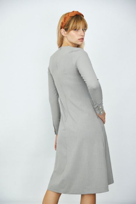 שמלת כפתורים בשרוול בז'