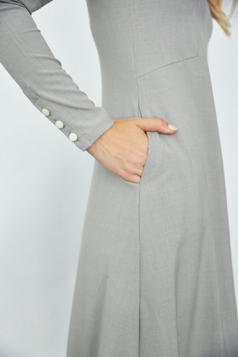 שמלת כפתורים בשרוול בז'