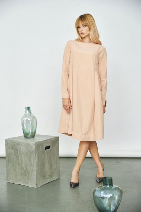 שמלת תיפורים במותן ורודה