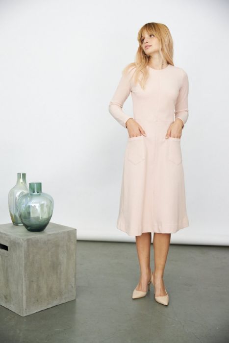 שמלת אלכסונים ורודה