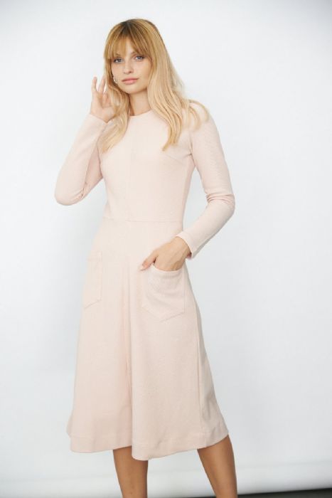 שמלת אלכסונים ורודה