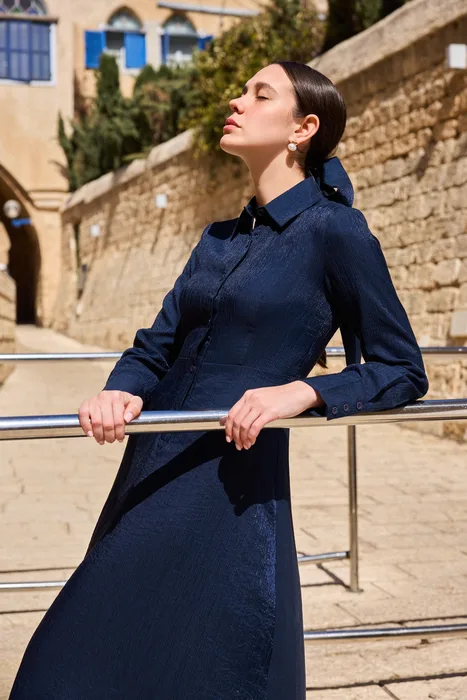 שמלת צווארון מידי כחול עמוק רודונייט