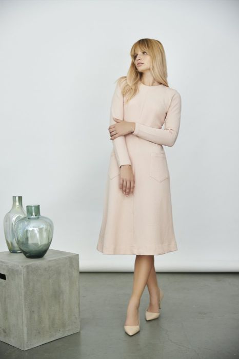 שמלת אלכסונים ורודה