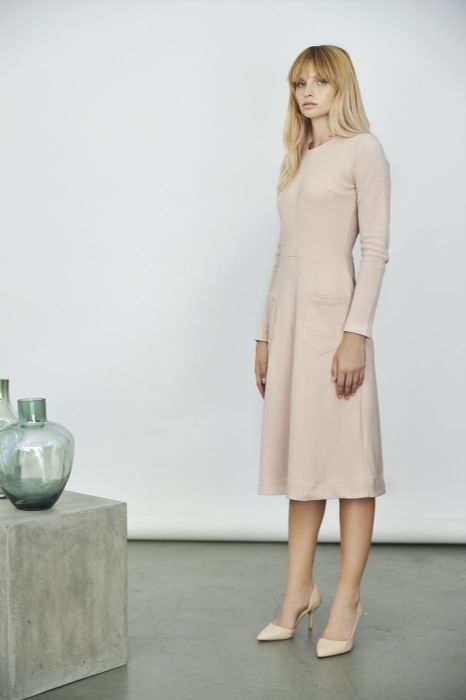 שמלת אלכסונים ורודה